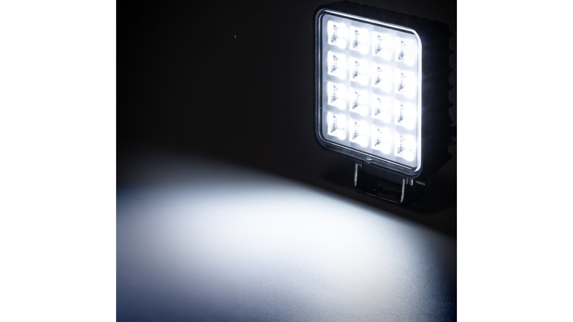 Quadratische Arbeitsleuchte 16 X LED Mit Schalter