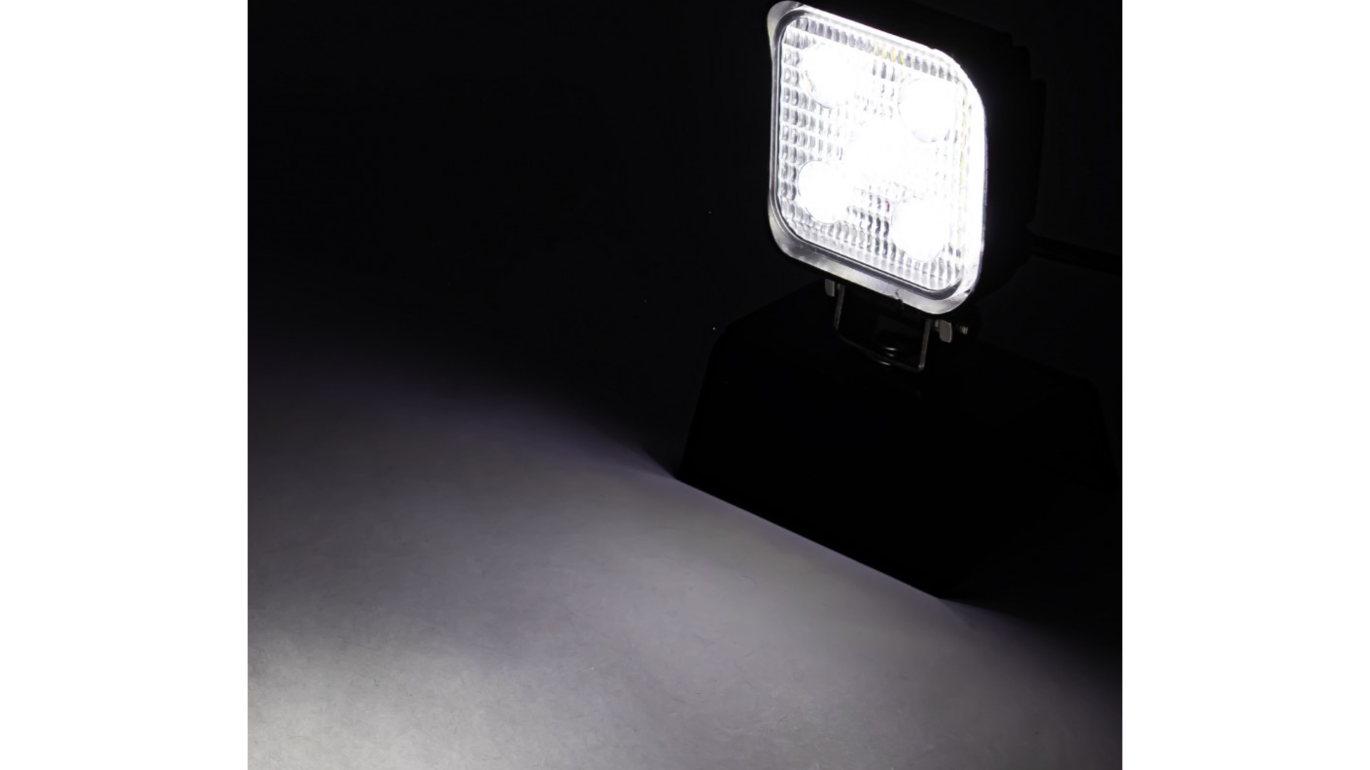 Work Lamp 5 X LED 3W Flood With 2m Cable