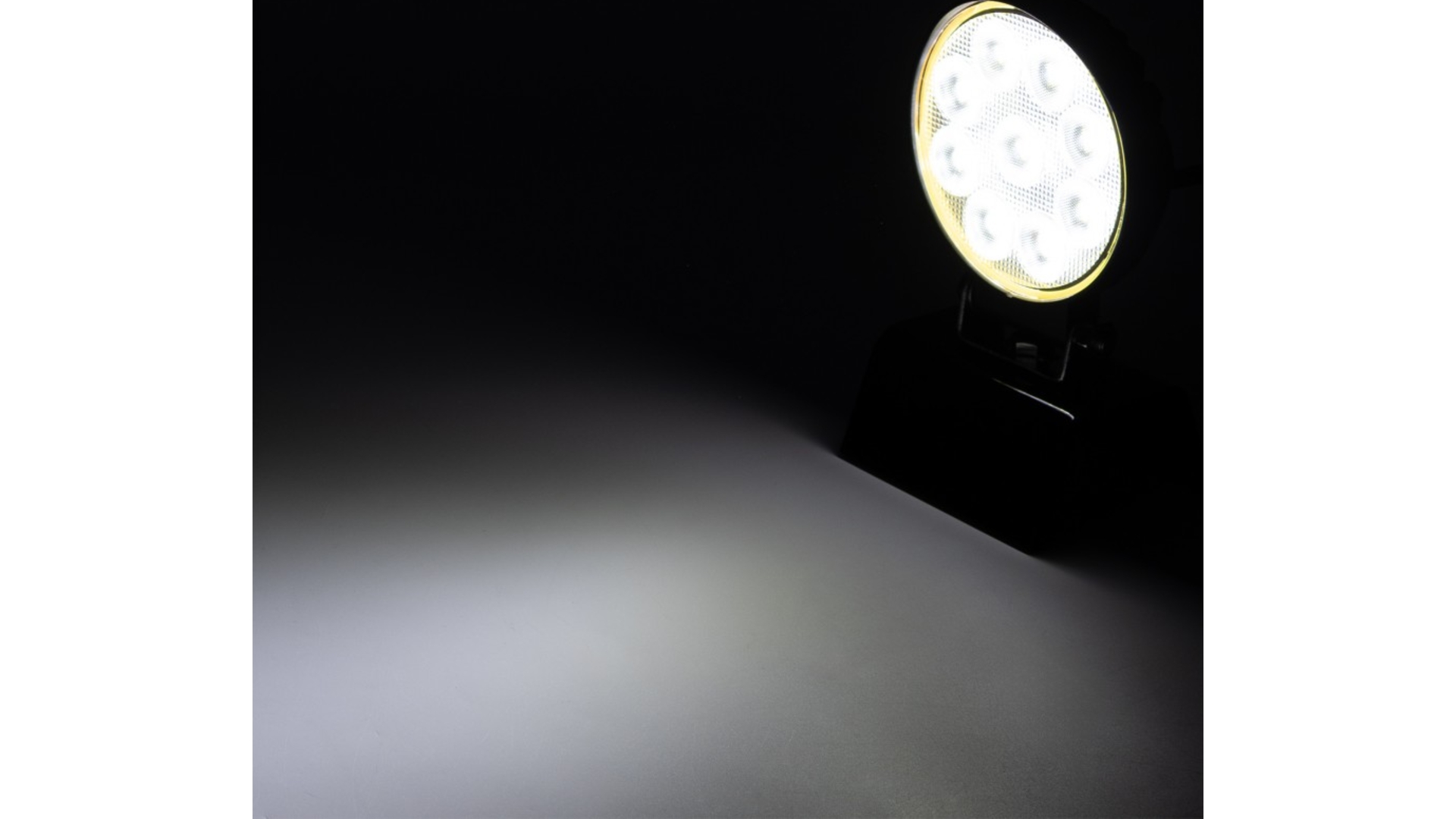 КРУГЛАЯ РАБОЧАЯ ФАРА 9 X LED Plus