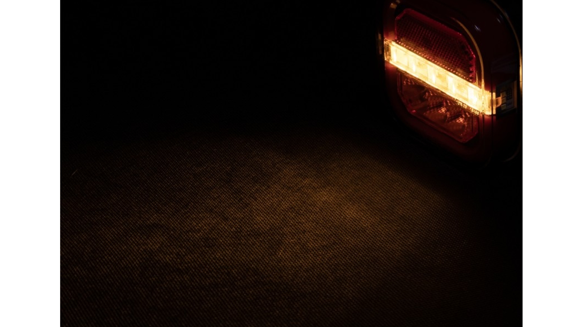 Rückleuchte LED Neon2 12 / 24V (Universal) Rechts