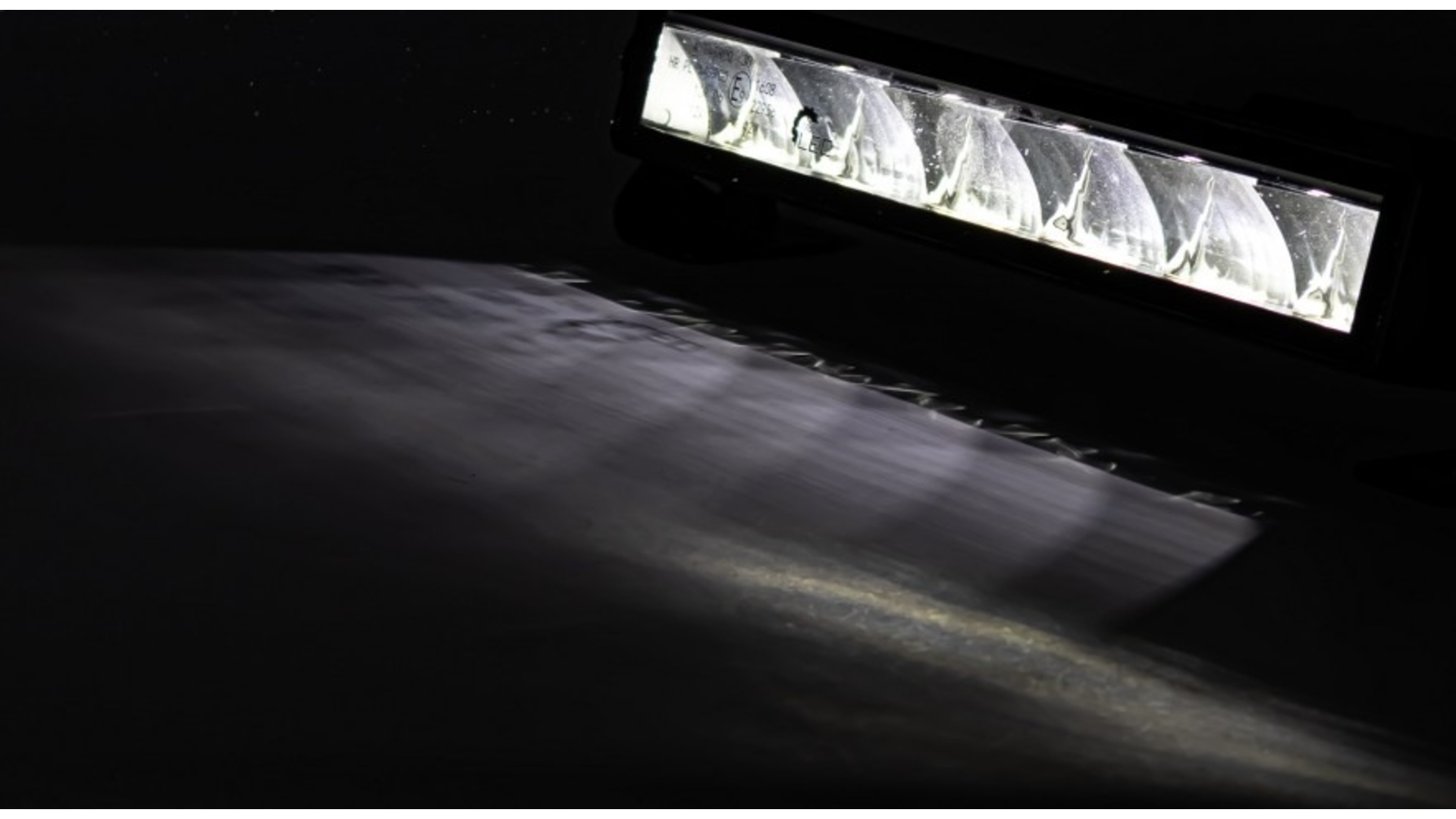 Phare Longue Portée LED + Bande LED de Position Kmr12