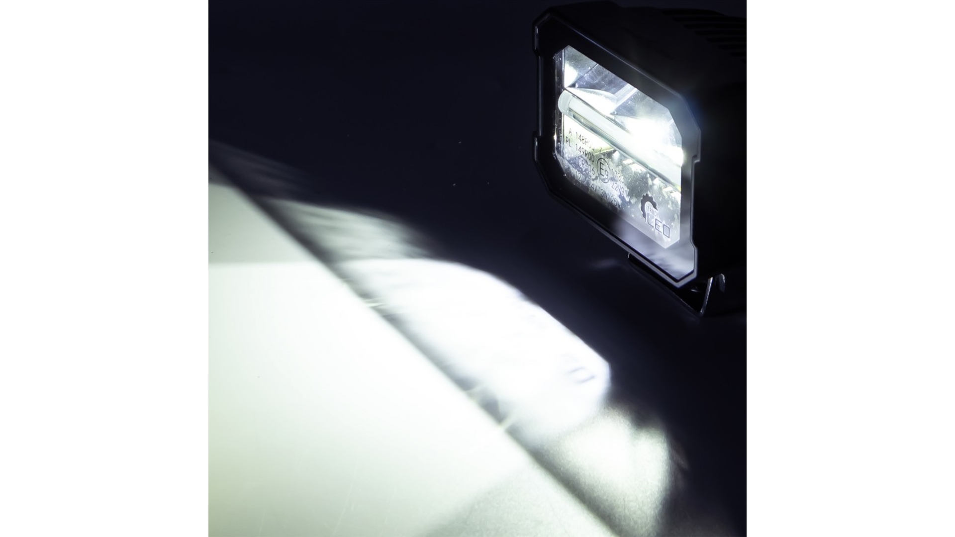 Fernlichtscheinwerfer Bezel-Less Kurz LED Kmr13
