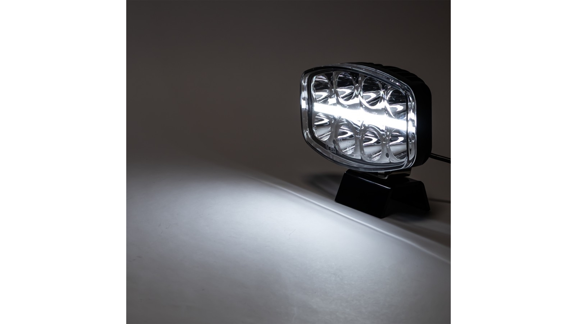 Fernlichtscheinwerfer LED + Positionslicht Tl