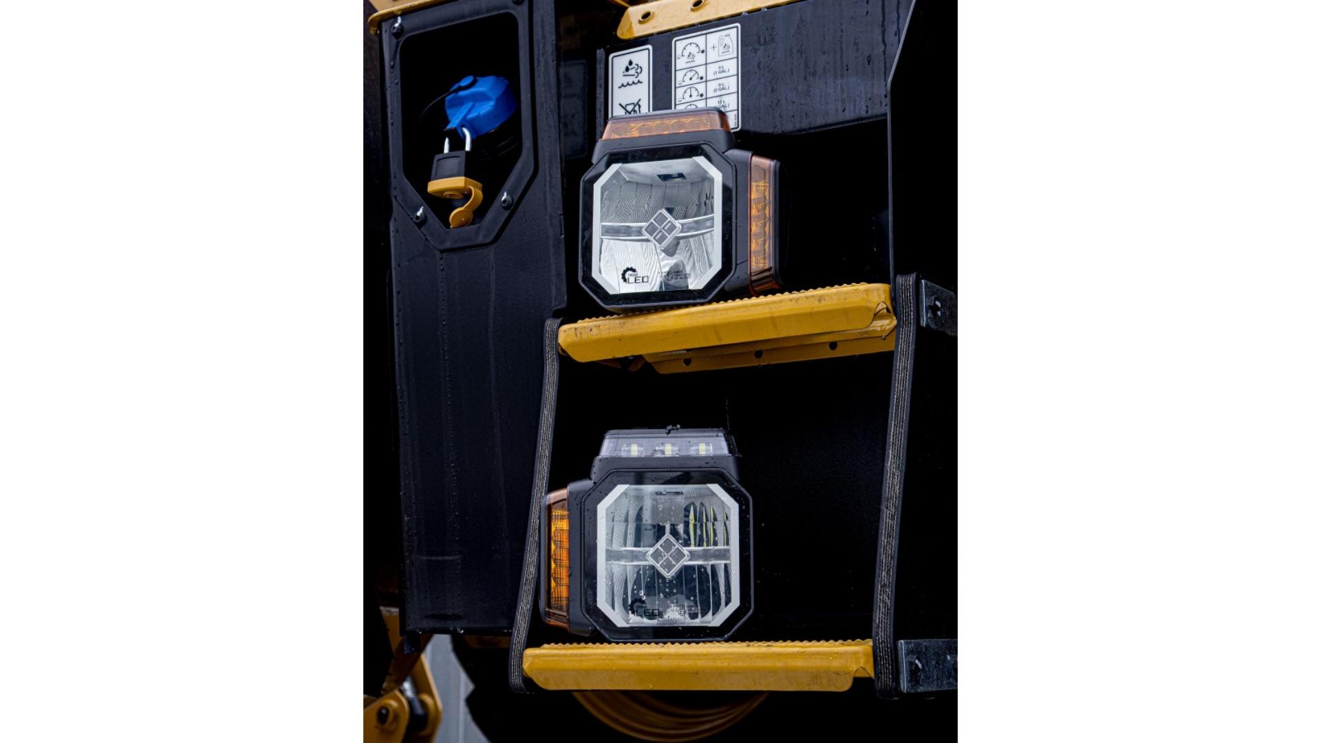 Fernlichtscheinwerfer LED + Strobe + Beheizte Scheibe