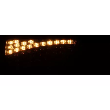 Piloto Trasero 69 X LED con Triángulo (Blanco-rojo) Izq