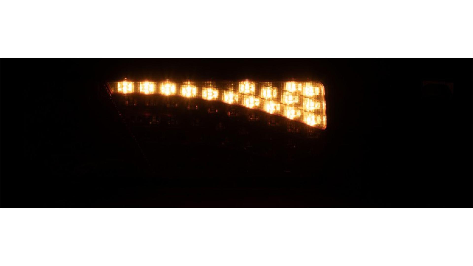 Lampa Zespolona Tylna 69+6 X LED z Trójkątem I Obrysem Prawa