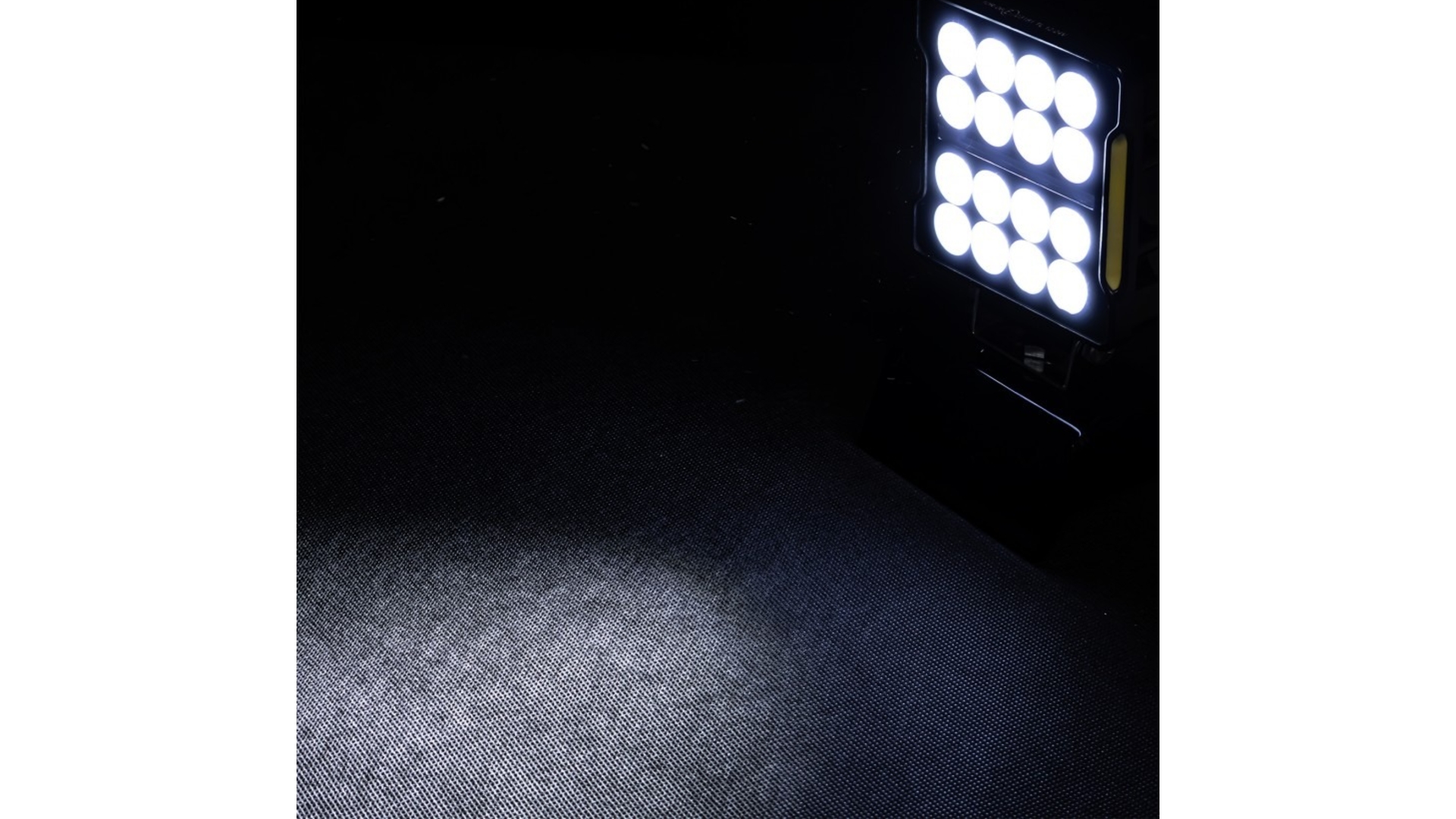 Arbeitsleuchte 16 X LED Quadratisch Bus Traktor