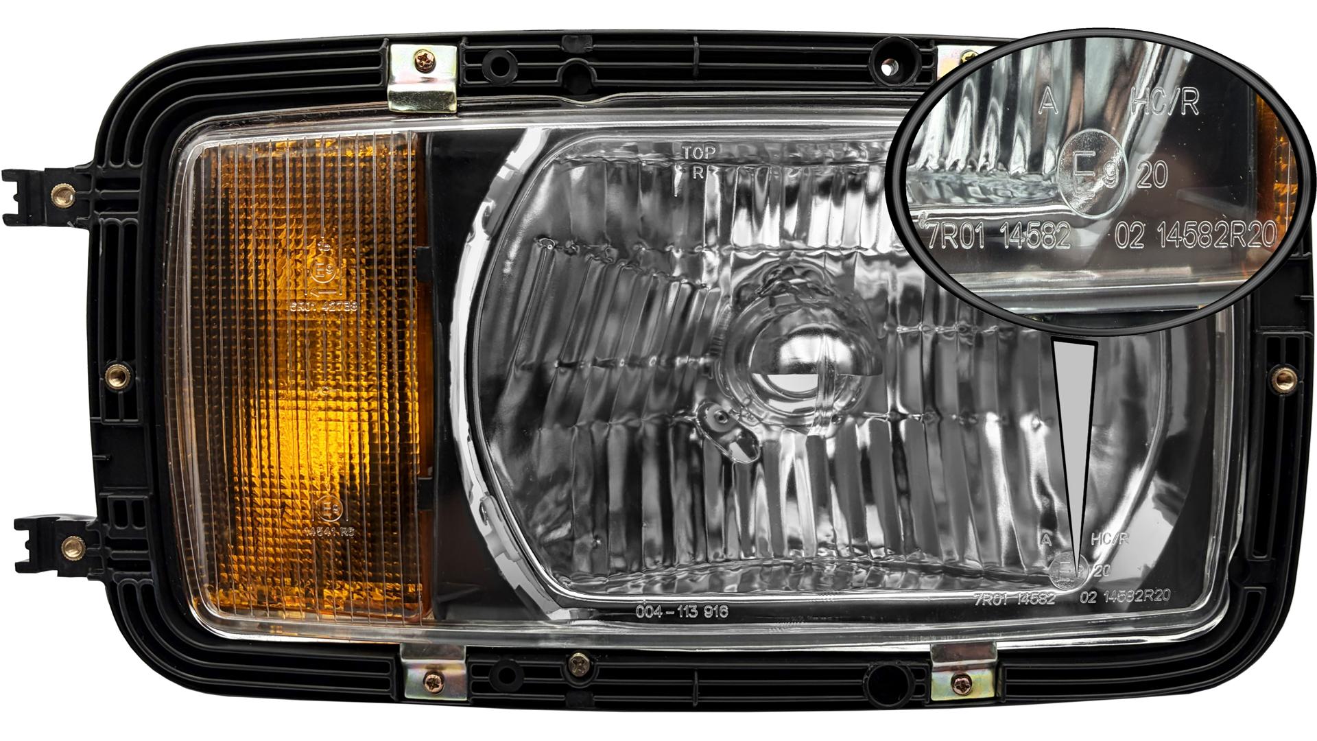 Mercedes SK Phare Droit