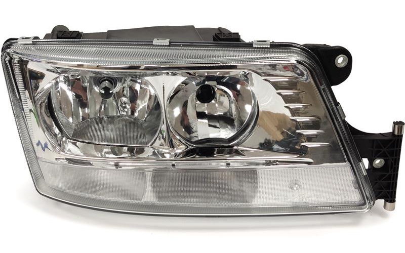 MAN TGX Reflektor z Lampa Dziennej Prawy