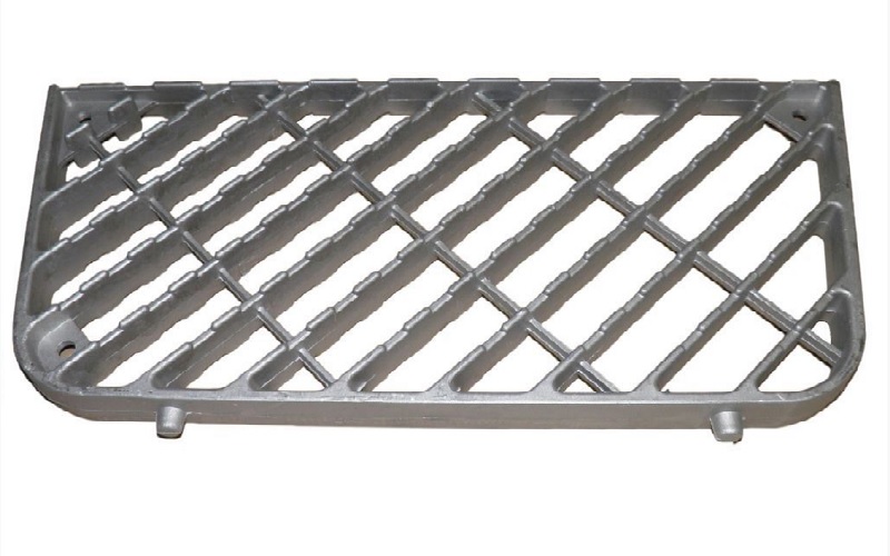 Renault Premium Upper Step Grille Metal