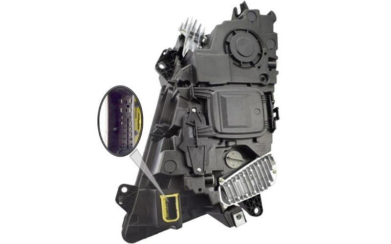 Volvo FH4 FM4 ПРАВАЯ ФАРА С ЭЛЕКТРОУПРАВЛЯЕМЫМ ПРОТИВОТУМАННЫМ ФОНАРЕМ (ХРОМИРОВАННАЯ ВСТАВКА)