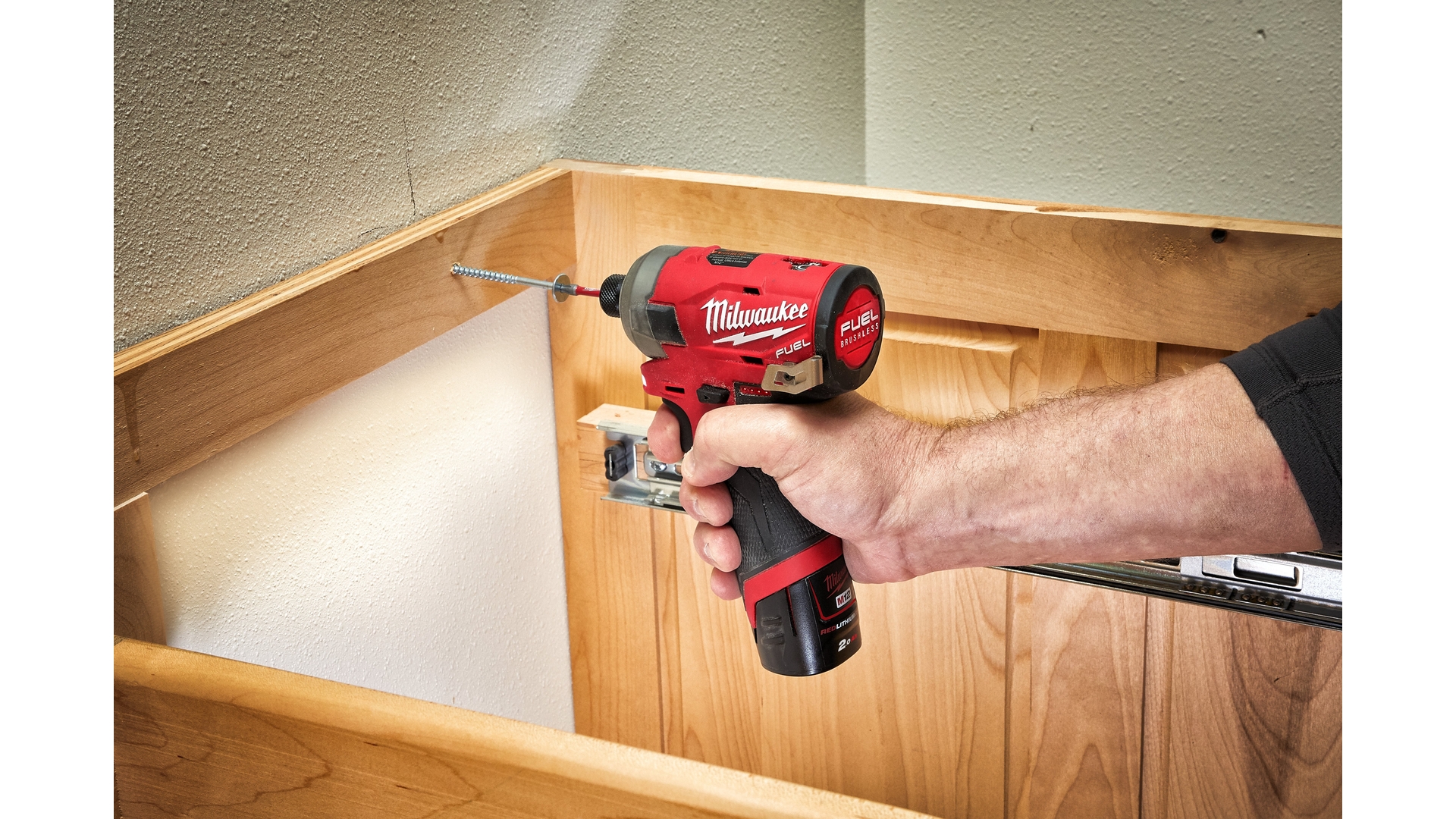 MILWAUKEE M12 FQID-0 - ZAKRĘTARKA UDAROWA 1/4" HEX, 12 V, FUEL™ SURGE™, BEZ WYPOSAŻENIA