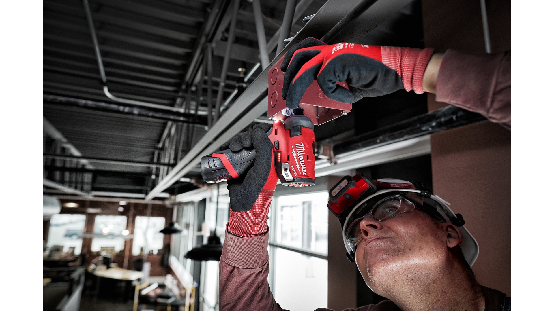 MILWAUKEE M12 FQID-0 - ZAKRĘTARKA UDAROWA 1/4" HEX, 12 V, FUEL™ SURGE™, BEZ WYPOSAŻENIA