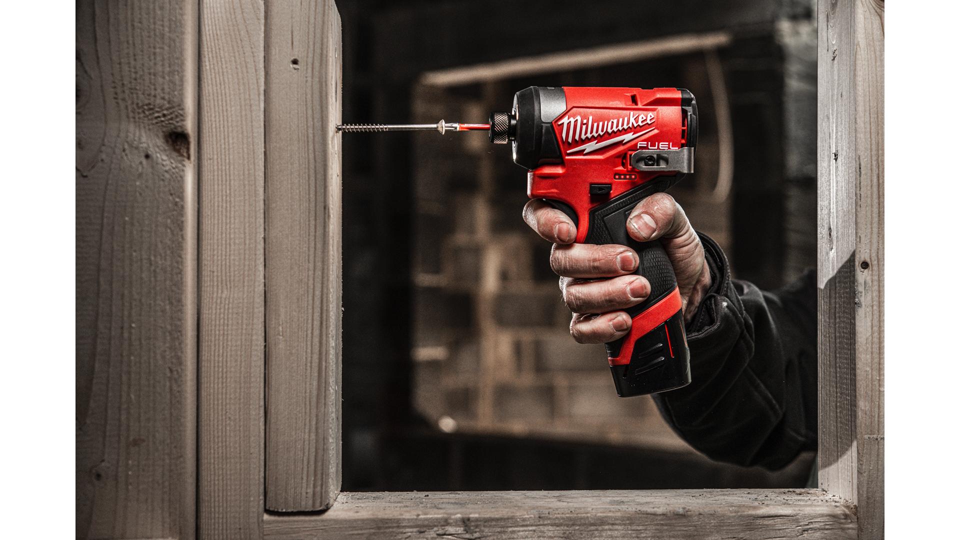 MILWAUKEE M12 FID2-0 - SUBKOMPAKTOWA ZAKRĘTARKA UDAROWA 1/4" HEX 12 V, FUEL™, BEZ WYPOSAŻENIA
