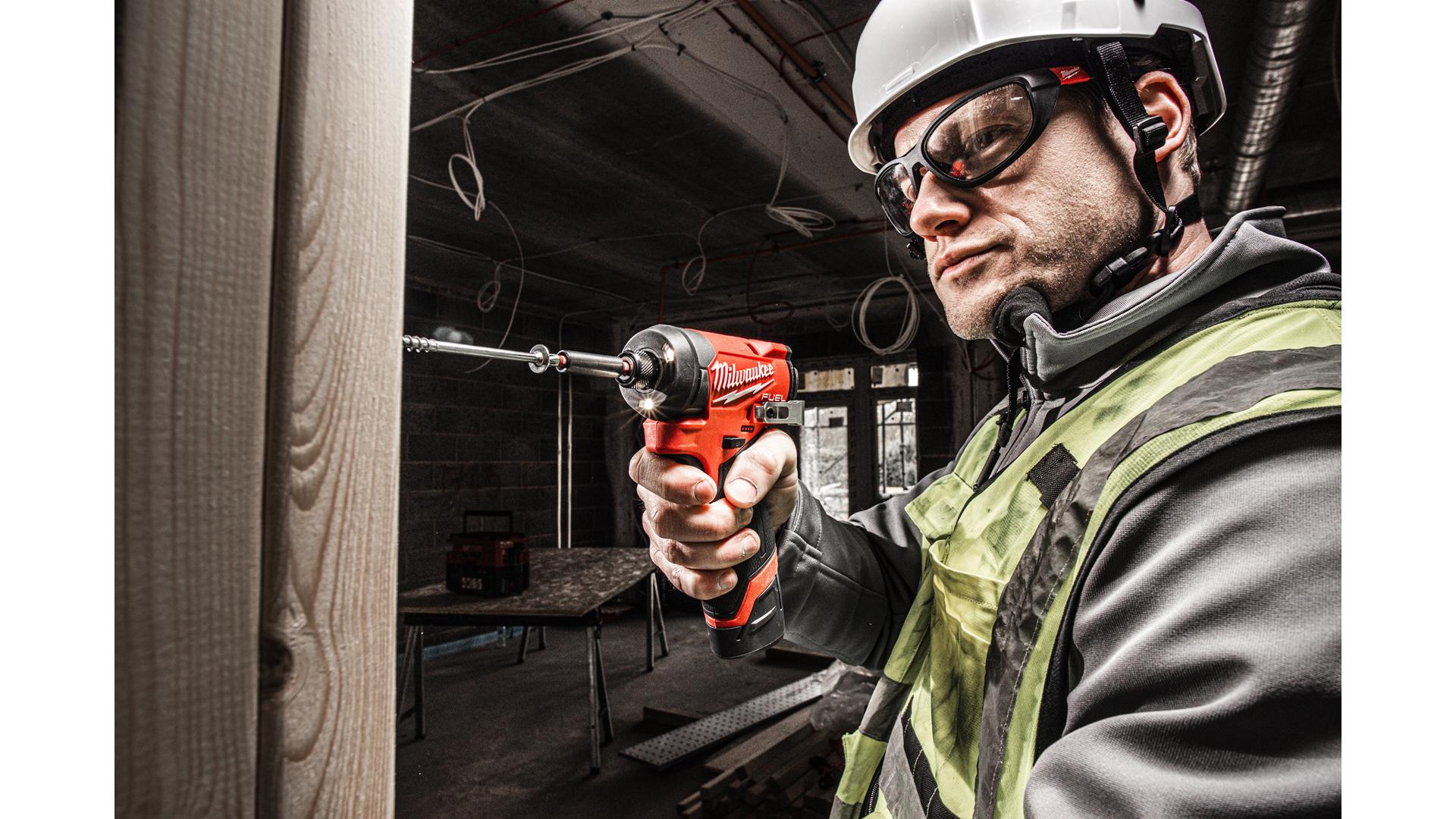 MILWAUKEE M12 FID2-0 - SUBKOMPAKTOWA ZAKRĘTARKA UDAROWA 1/4" HEX 12 V, FUEL™, BEZ WYPOSAŻENIA
