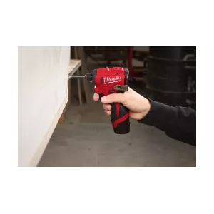 MILWAUKEE M12 BLIDRC-202C - KOMPAKTOWA ZAKRĘTARKA UDAROWA 1/4" HEX 12 V, 2.0 AH, W WALIZCE, Z 2 AKUMULATORAMI I ŁADOWARKĄ
