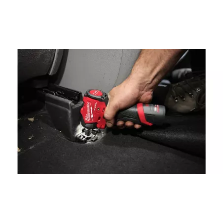 MILWAUKEE M12 FSCIWF38-252X - SUBKOMPAKTOWY KLUCZ UDAROWY 3/8", 271 NM, 12 V, FUEL™, W WALIZCE, 2 X 2.5 AH + ŁADOWARKA