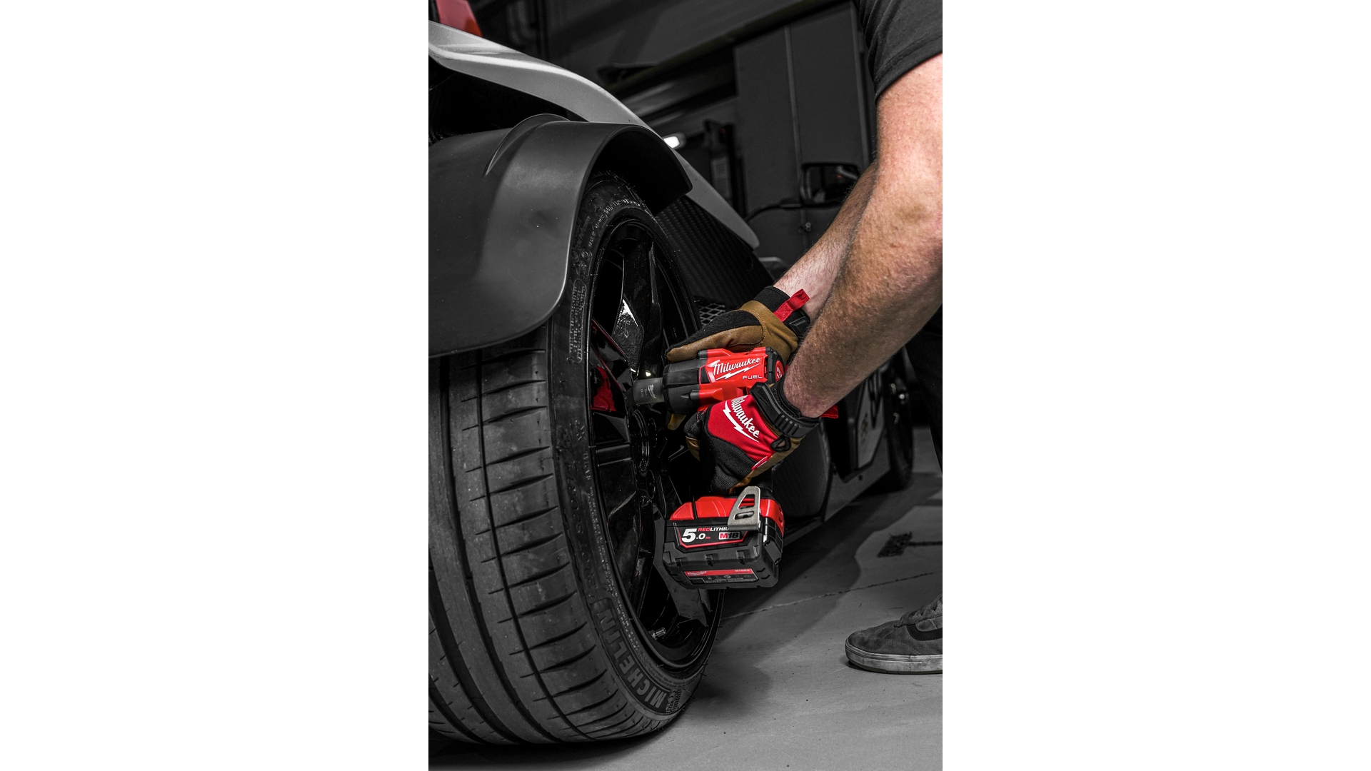 MILWAUKEE M18 FMTIW2F12-0 - KLUCZ UDAROWY 1/2", 745 NM, 18 V, FUEL™, BEZ WYPOSAŻENIA