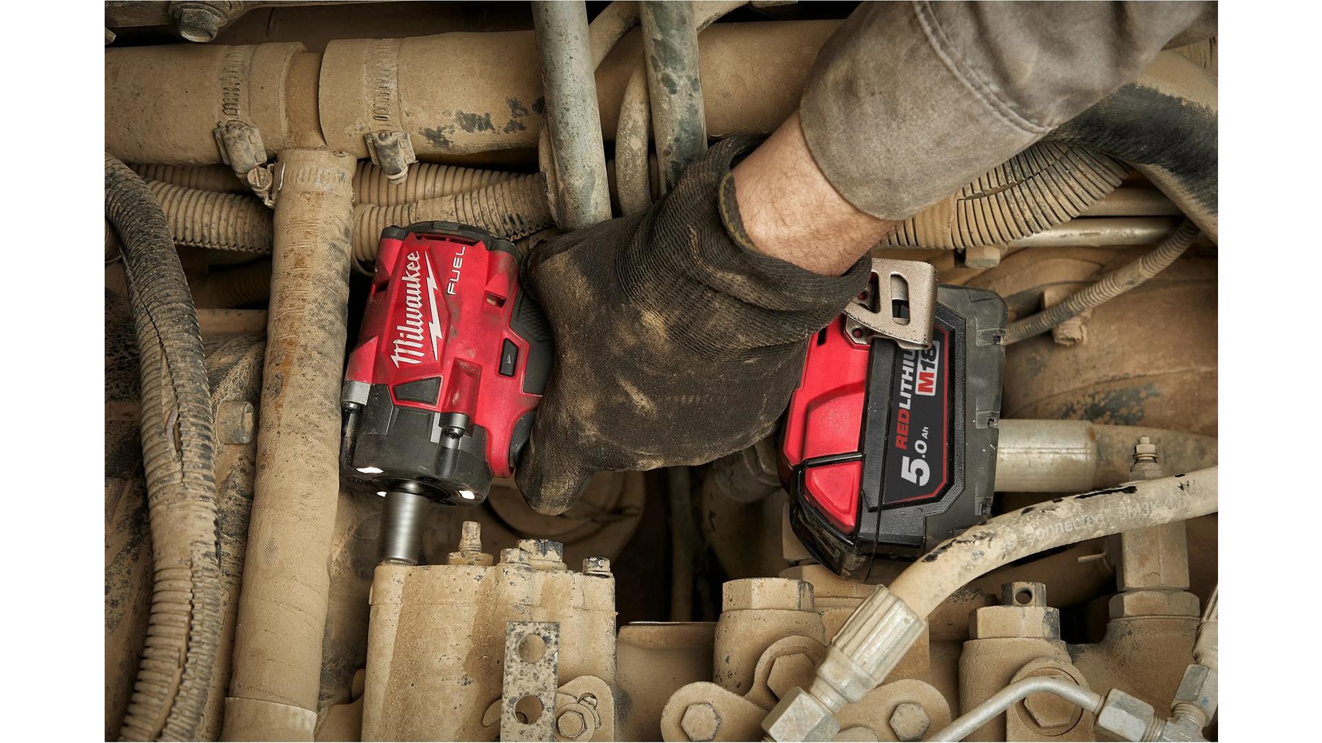 MILWAUKEE M18 FIW2F12-0X - KLUCZ UDAROWY KOMPAKTOWY 1/2", 339 NM, 18 V, FUEL™, W WALIZCE, BEZ WYPOSAŻENIA