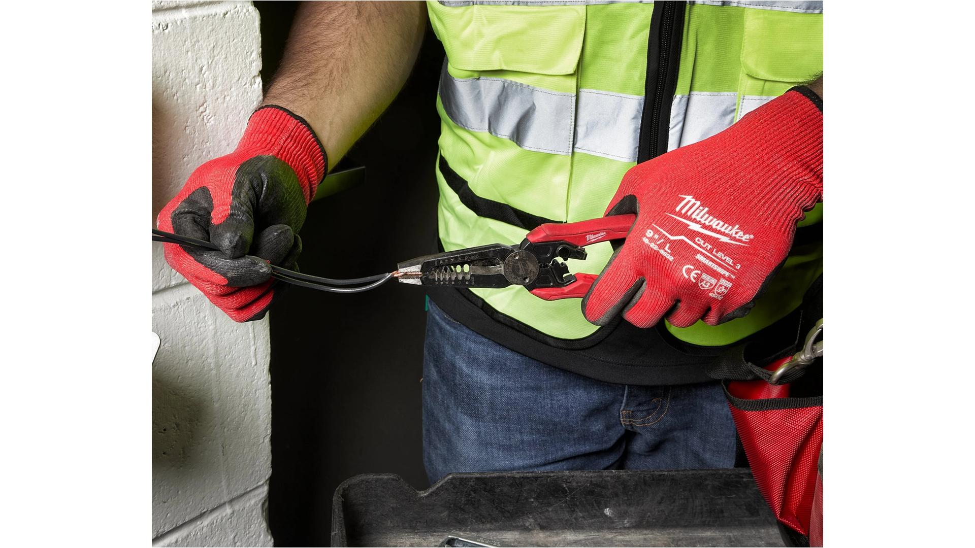 MILWAUKEE SZCZYPCЕ WIELOFUNKCYJNE 7 W 1, 230MM

