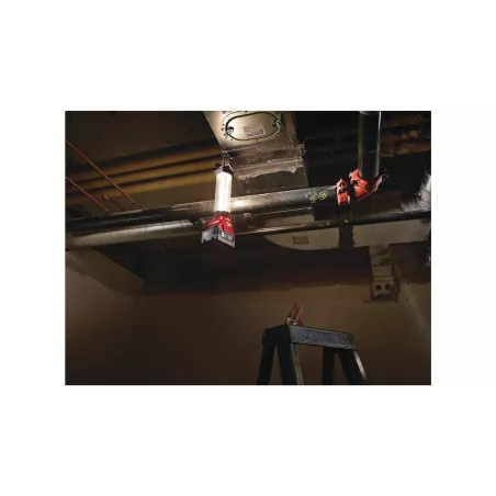MILWAUKEE M18 LL-0 - LATARNIA LED, 700 LM, 18 V, BEZ WYPOSAŻENIA
